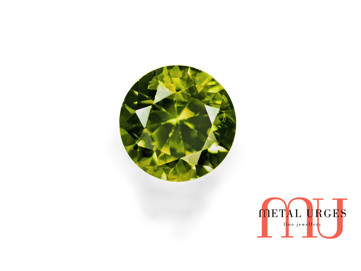 Natural green sapphire, brilliant cut – Jewellers Hobart, Sydney