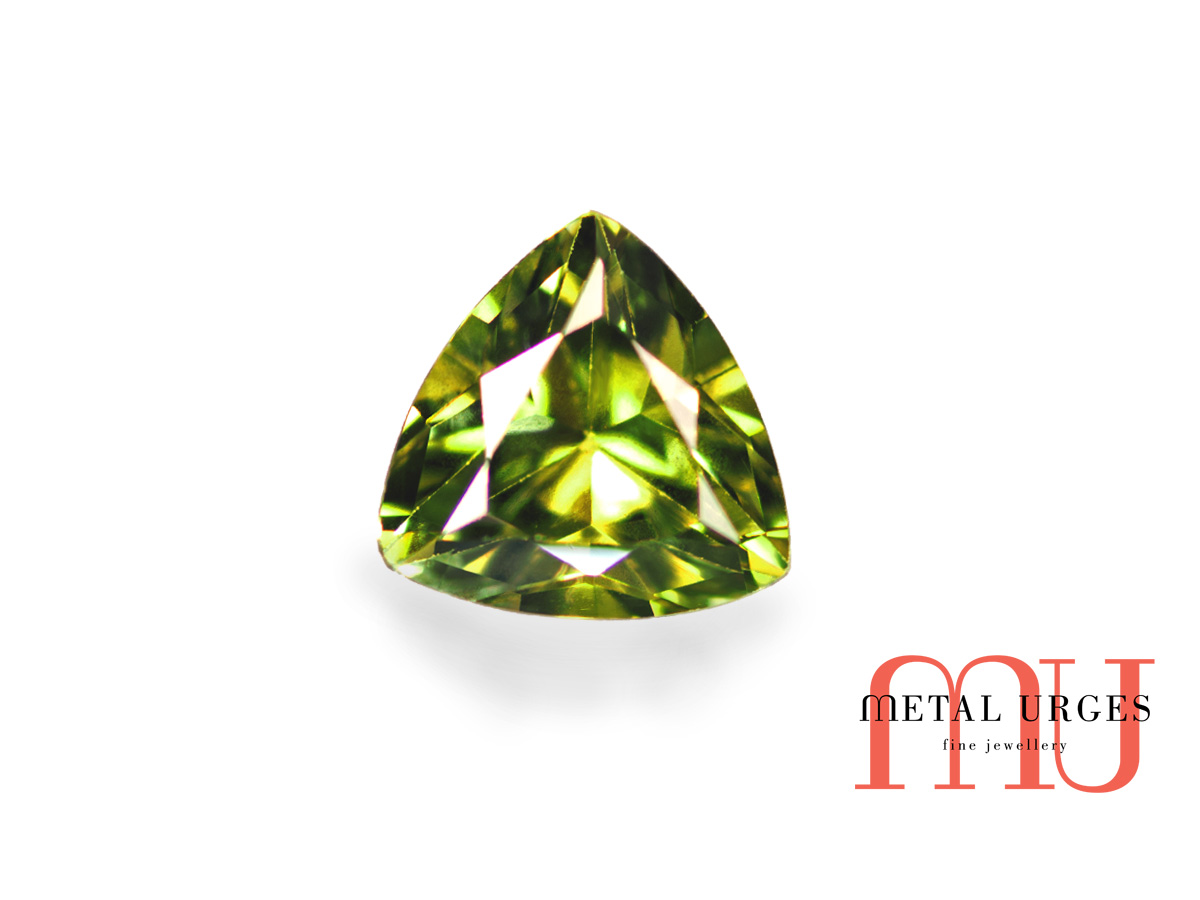 Natural green sapphire, trillion cut – Jewellers Hobart
