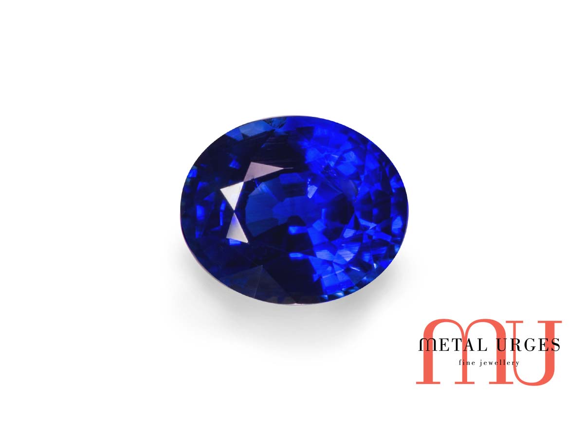 Natural blue sapphire – oval cut