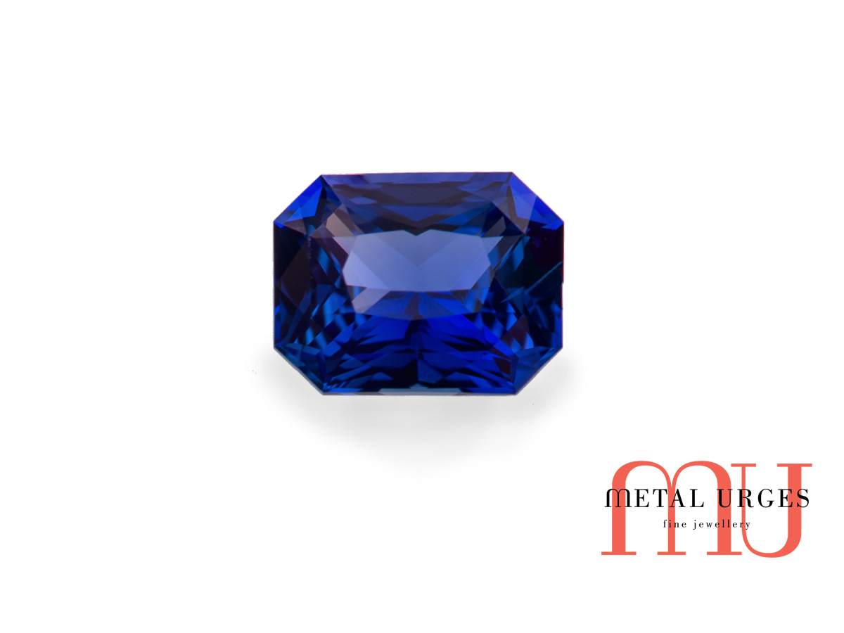 Natural blue sapphire radiant cut