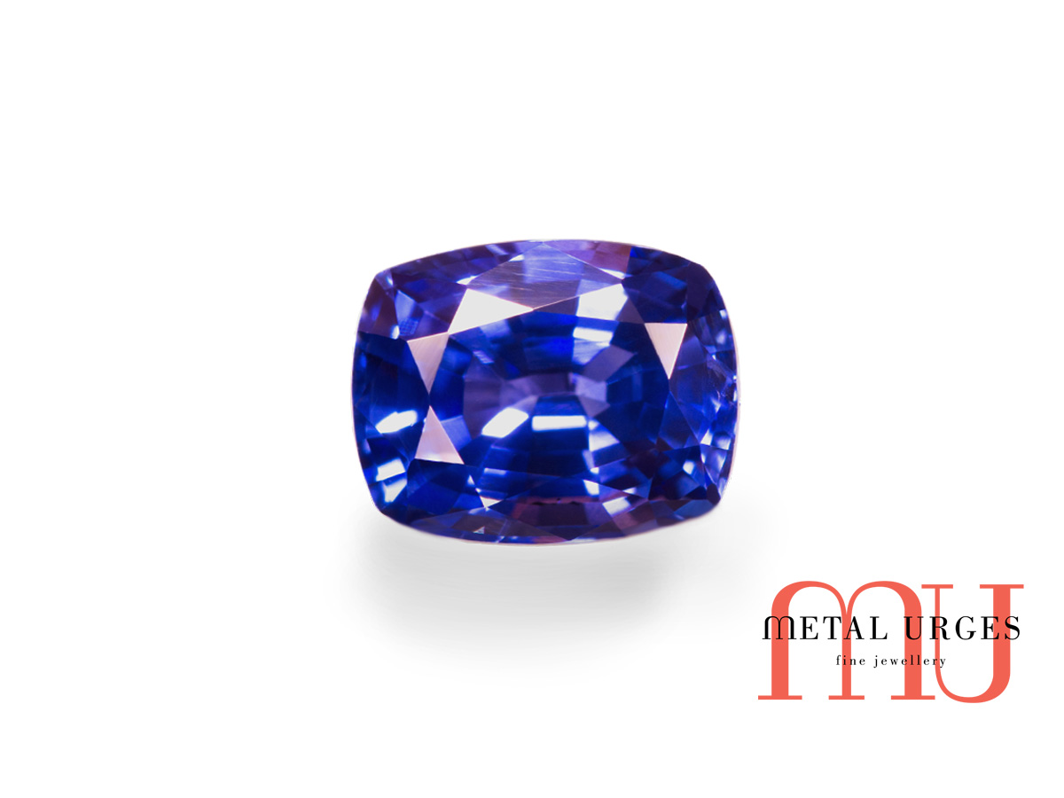 Blue natural sapphire, cushion cut