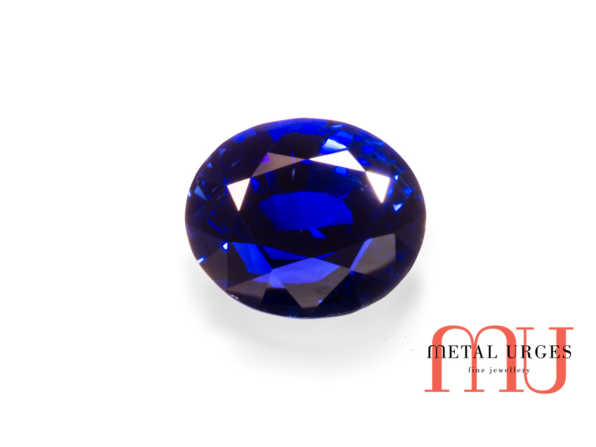 Natural conflict free blue sapphire