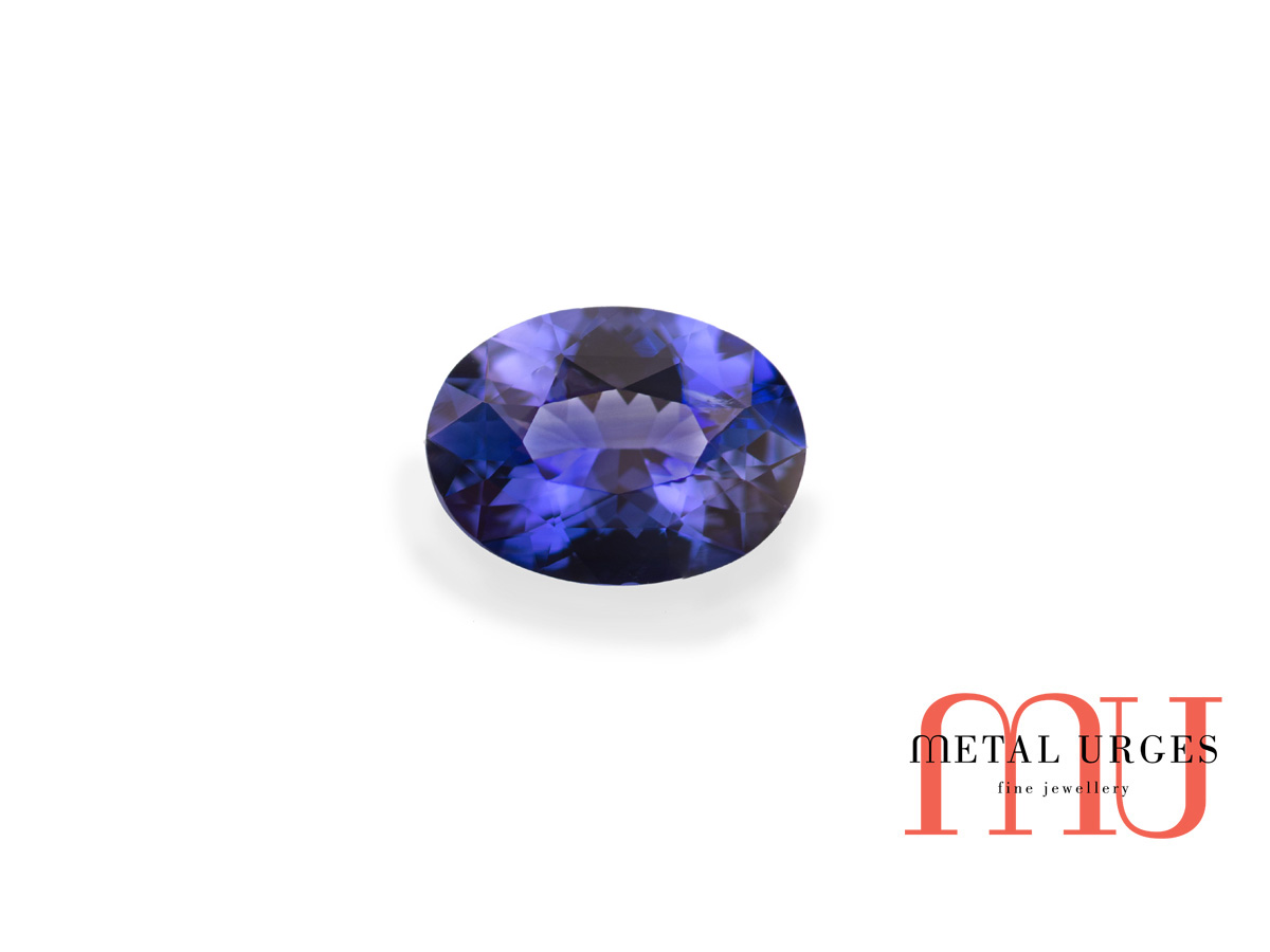 Stunning natural blue sapphire