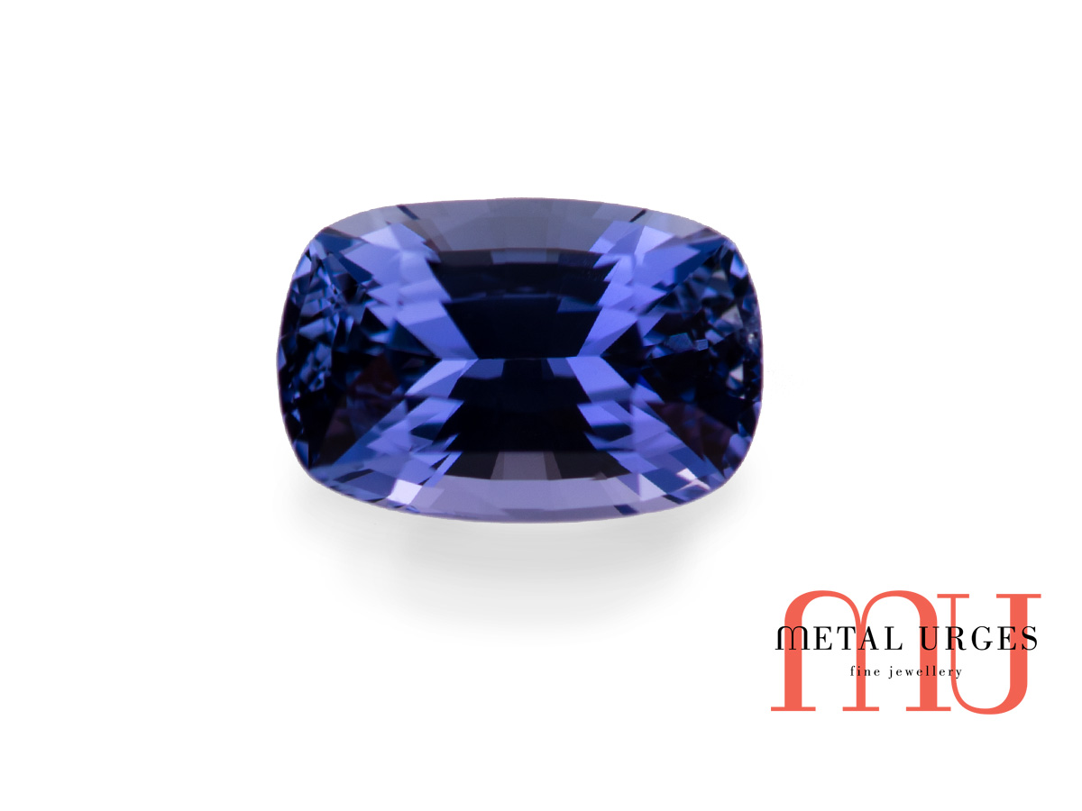 Blue sapphire – natural and ethical