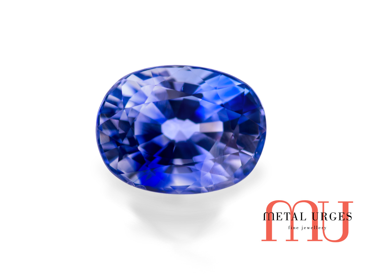 Natural sapphire, fine blue oval cushion cut