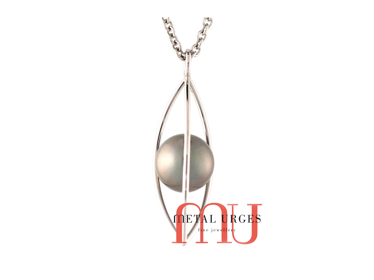 Jewellers Hobart, Tahitian black pearl pendant in 18ct white gold. Custom made in Tasmania, Australia.